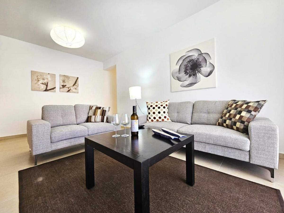Elysia Park Apartments Paphos Extérieur photo