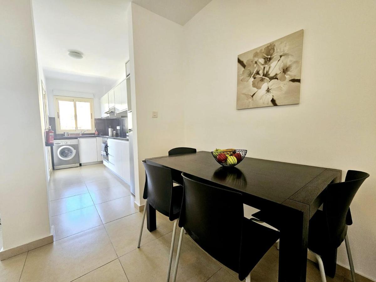 Elysia Park Apartments Paphos Extérieur photo