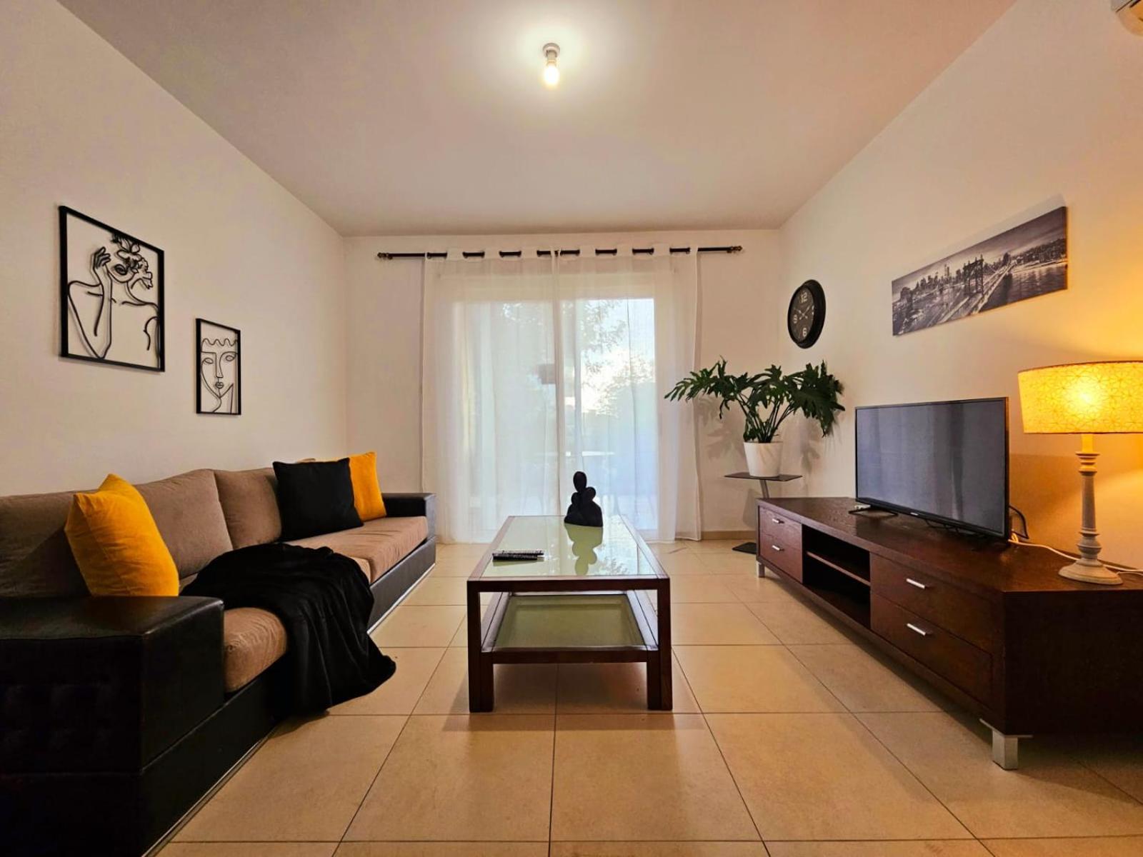 Elysia Park Apartments Paphos Extérieur photo