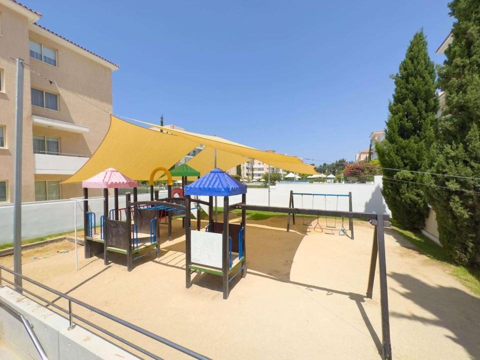 Elysia Park Apartments Paphos Extérieur photo