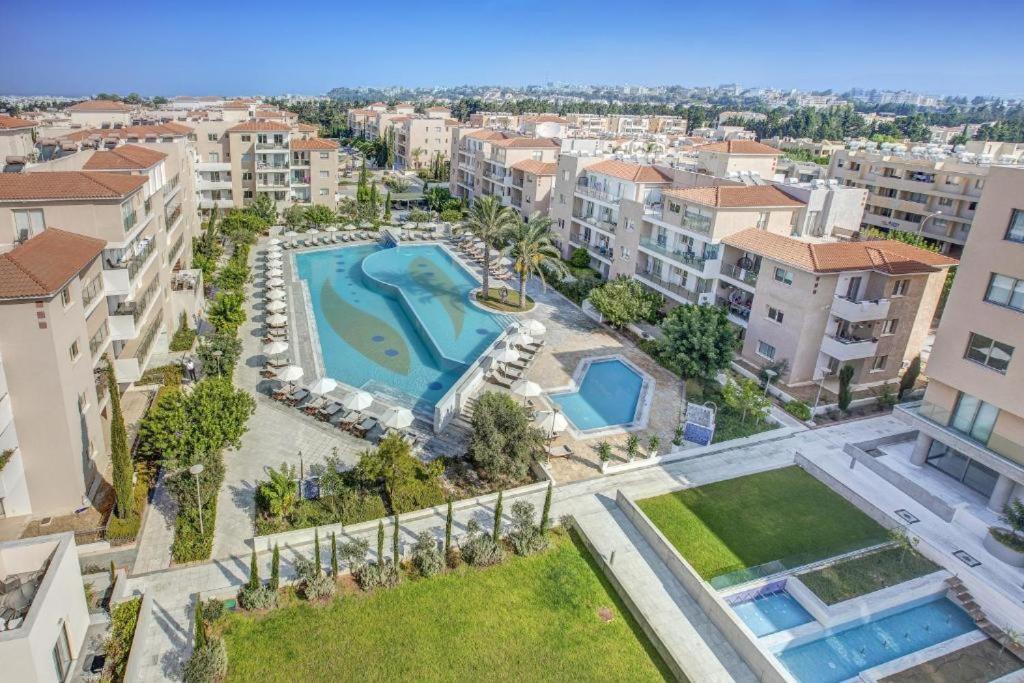 Elysia Park Apartments Paphos Extérieur photo
